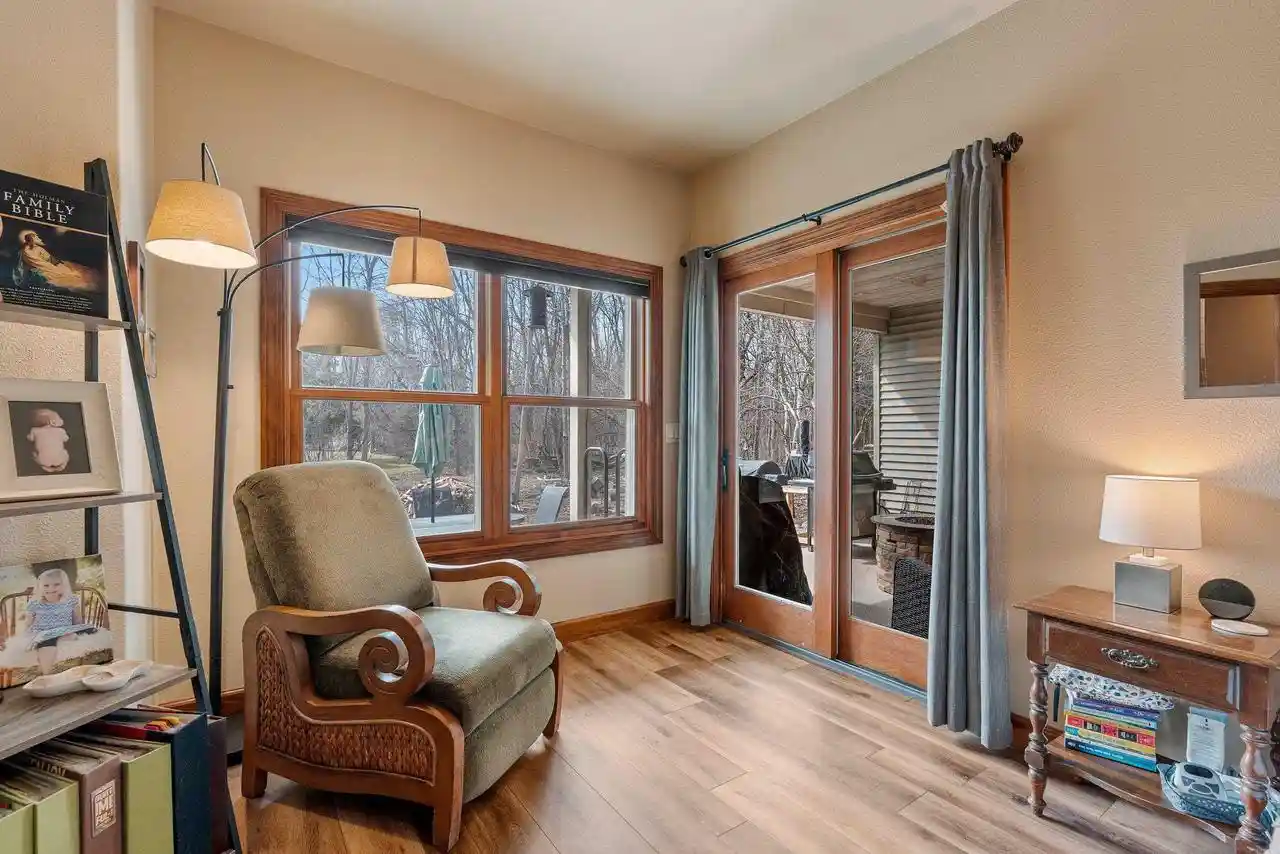 3rd image of 1055 Zacher Dr Dr, Oshkosh, WI 54901 | MLS# 50329082