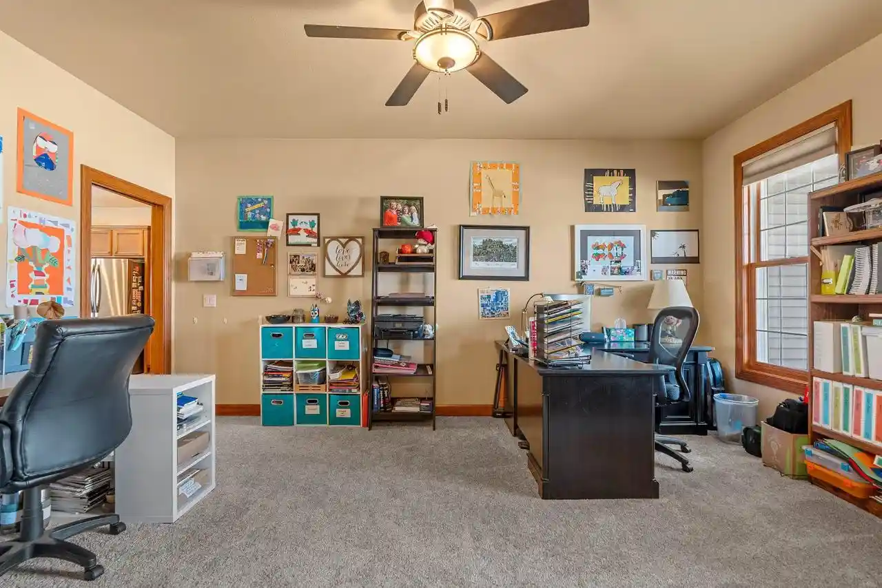 4th image of 1055 Zacher Dr Dr, Oshkosh, WI 54901 | MLS# 50329082