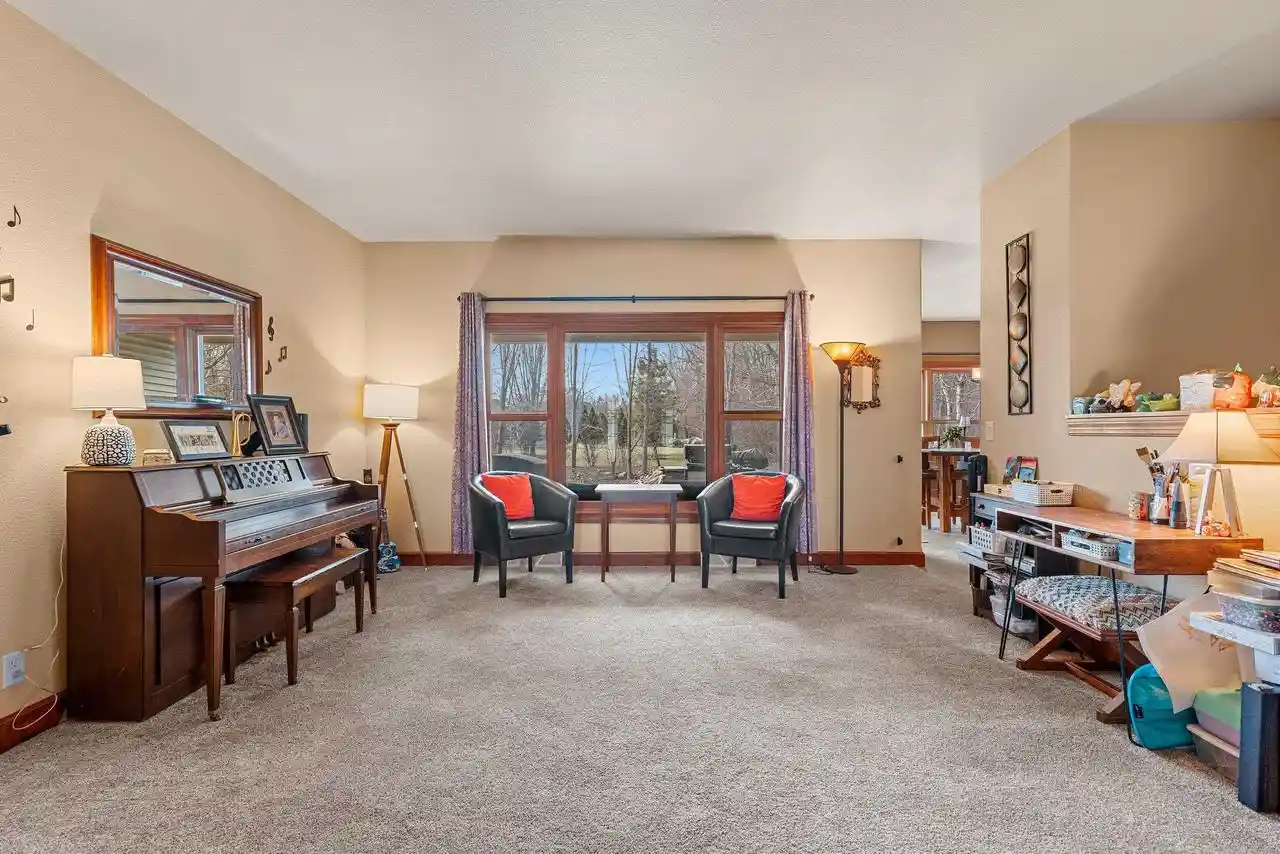 37th image of 1055 Zacher Dr Dr, Oshkosh, WI 54901 | MLS# 50329082