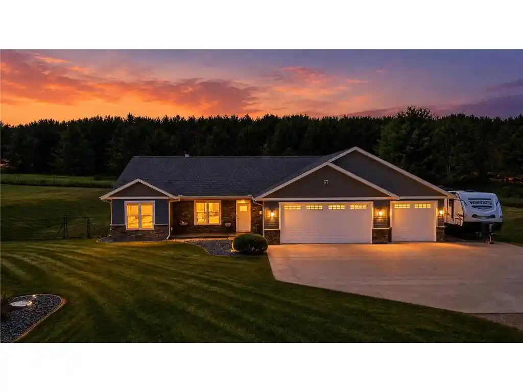 1st image of 911 67th Avenue Avenue, Hudson, WI 54016 | MLS# 7101260
