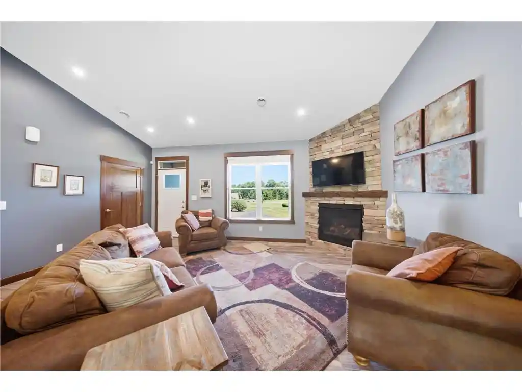 4th image of 911 67Th Avenue Avenue, Hudson, WI 54016 | MLS# 7101260
