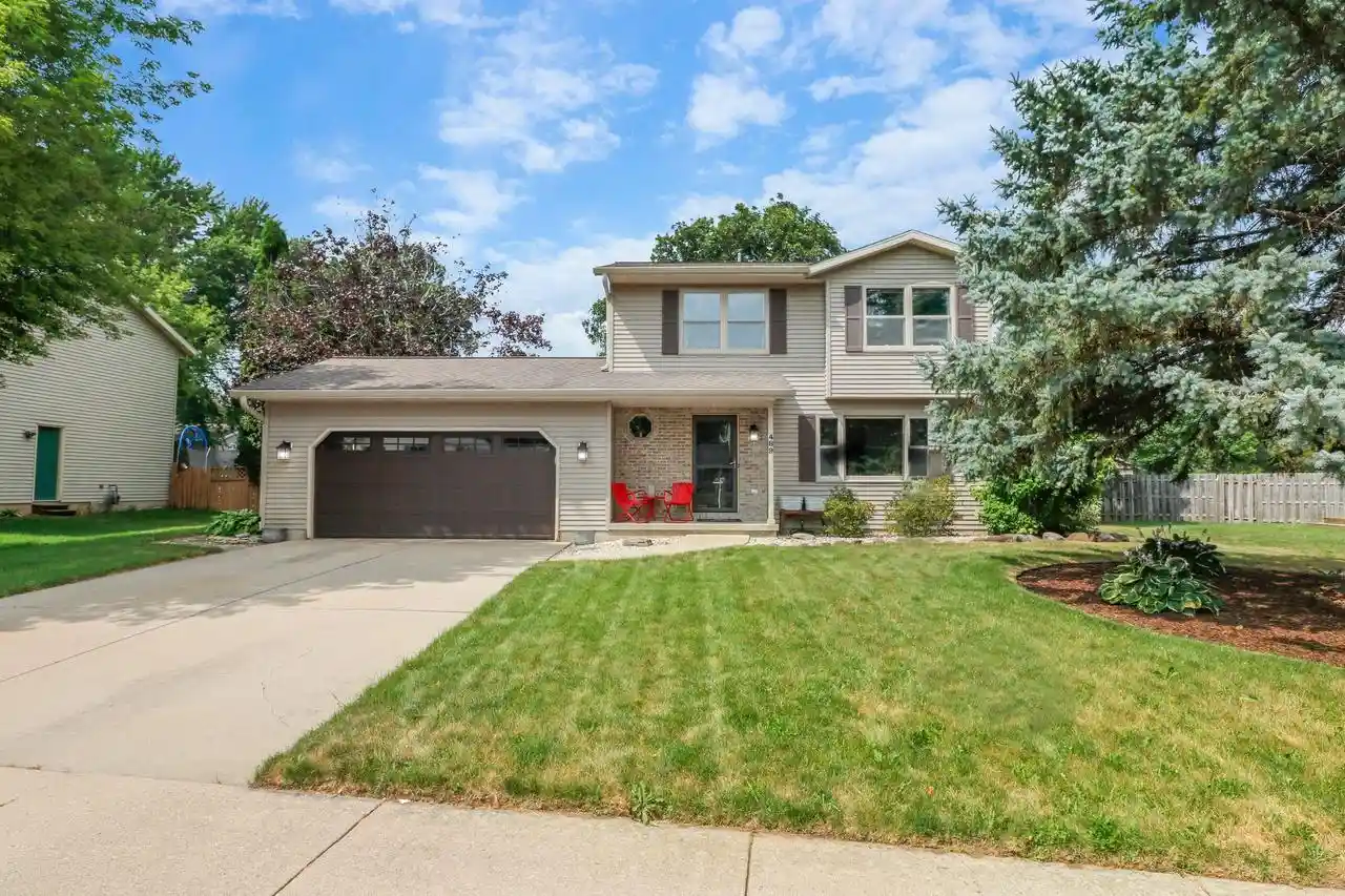 1st image of 489 Cherry Wood Dr Dr, Oregon, WI 53575 | MLS# 2028027