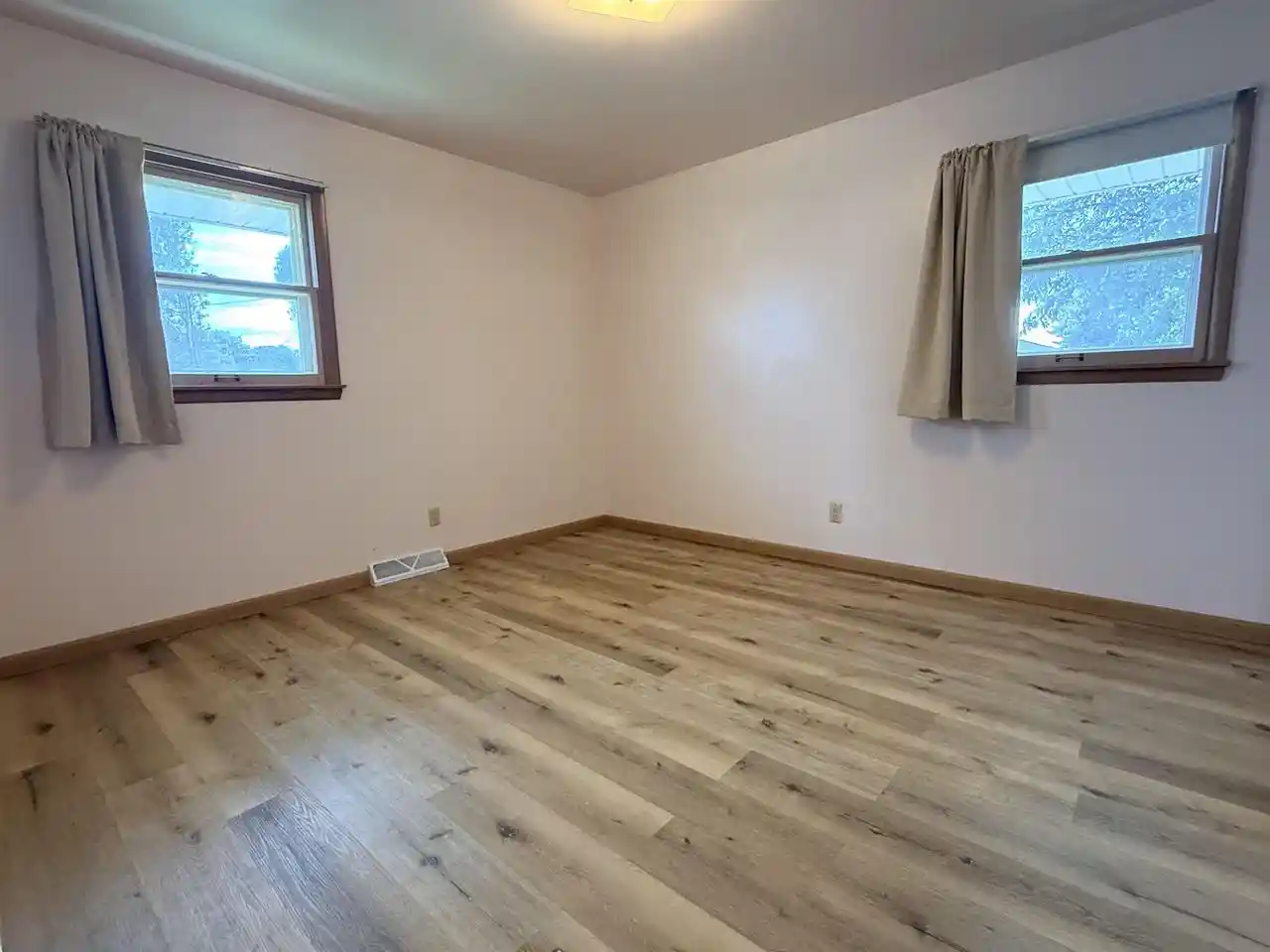 Photo 2 of Single family home for sale at 1805 Elm Avenue Avenue, Sheboygan, WI 53081 | MLS# 2028035 | Listing updated on 2026-09-28