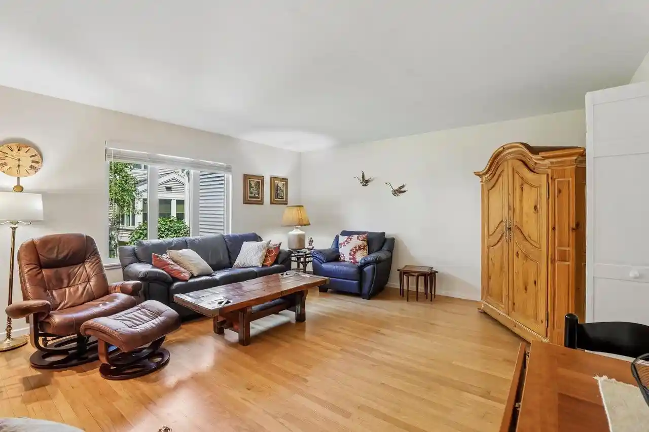 3rd image of 2 Oak Creek Trail Trail, Madison, WI 53717 | MLS# 2028033