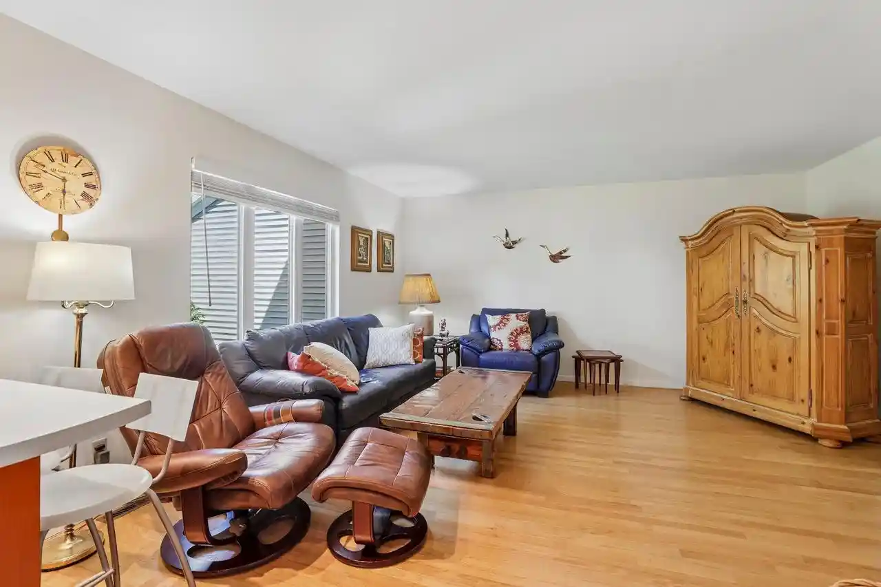 4th image of 2 Oak Creek Trail Trail, Madison, WI 53717 | MLS# 2028033