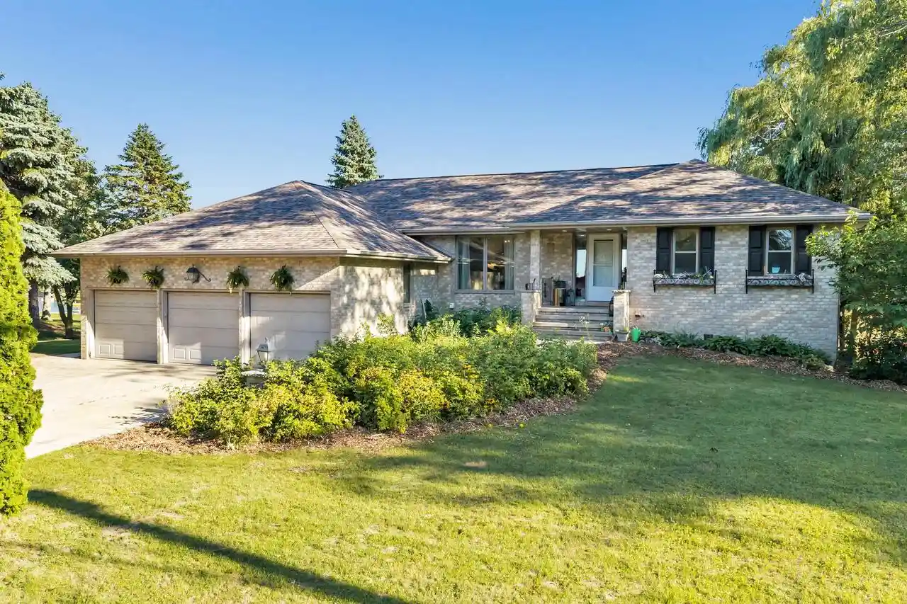 Homes for sale in Suamico, WI | 1259 Harbor Lights Road Road, Suamico, WI 54173 | MLS# 50329084