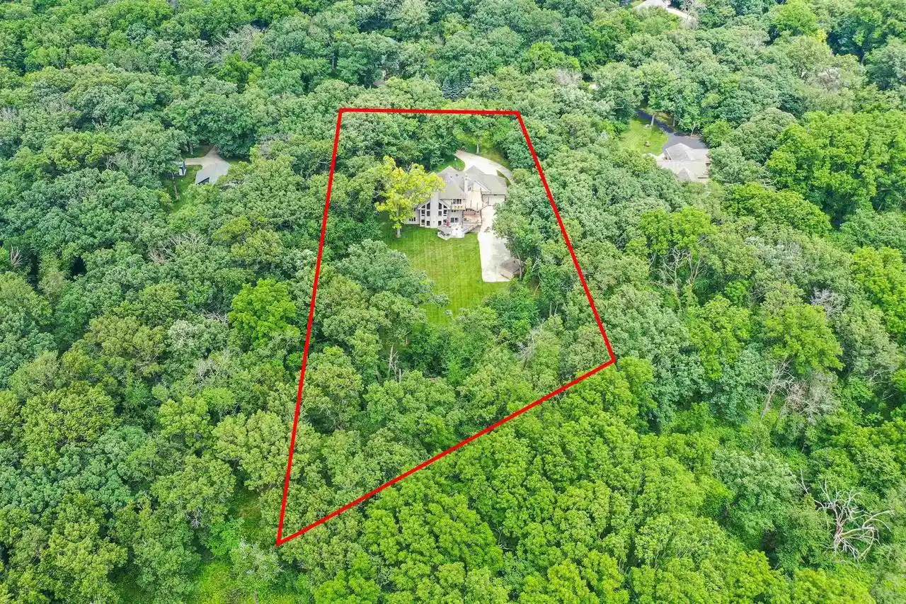 Photo 4 of Single family home for sale at 2023 W Glenmoor Lane Lane, Janesville, WI 53545 | MLS# 2028038 | Listing updated on 2026-07-14