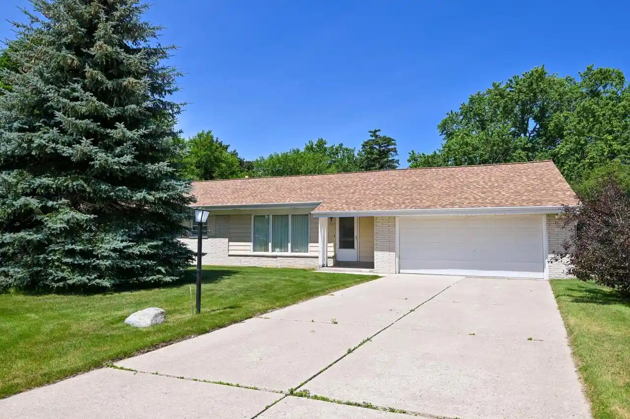 Homes for sale in Brown Deer, WI | 8048 N Greenview Court Court, Brown Deer, WI 53223 | MLS# 1971627