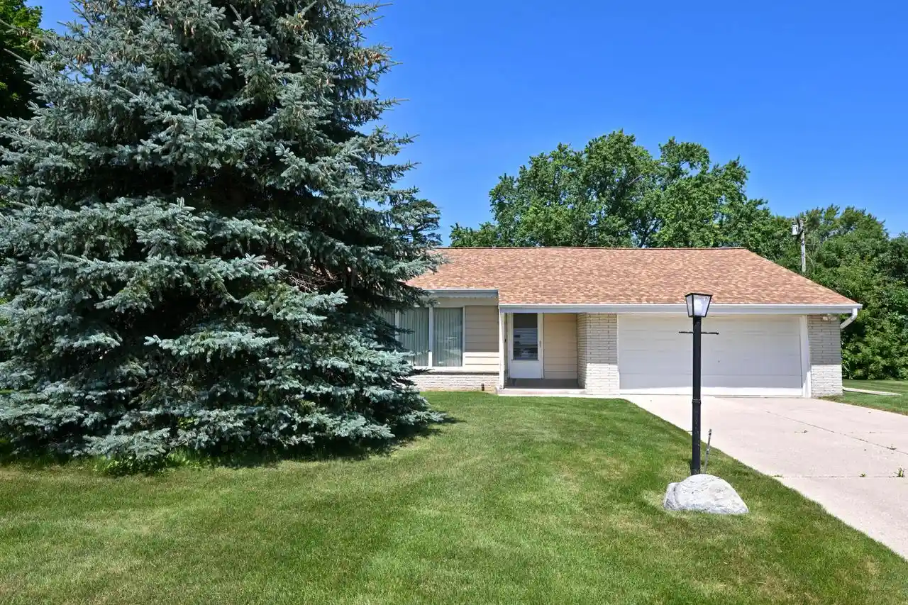 Homes for sale in Brown Deer, WI | 8048 N Greenview Court Court, Brown Deer, WI 53223 | MLS# 1971627