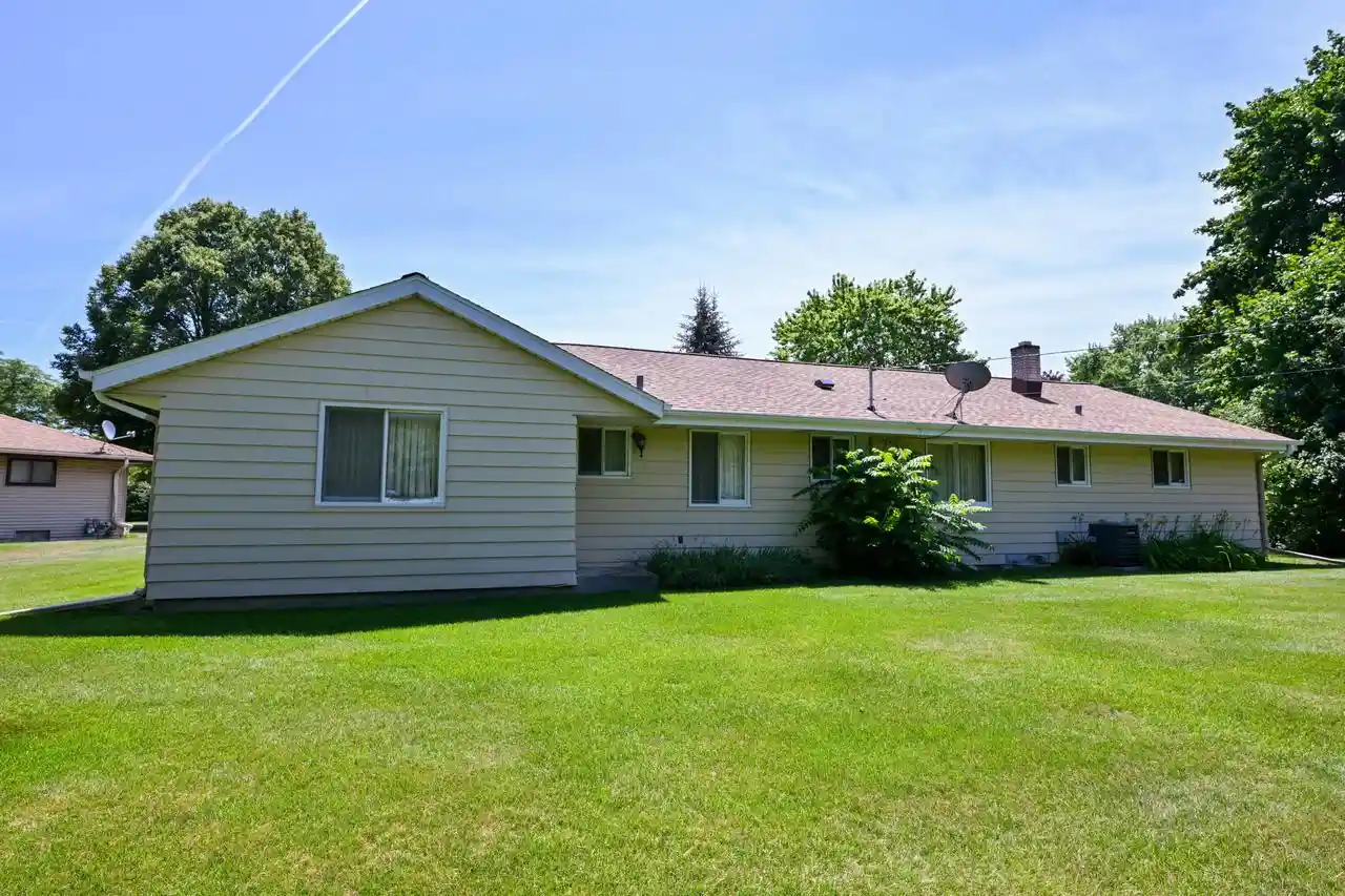 Homes for sale in Brown Deer, WI | 8048 N Greenview Court Court, Brown Deer, WI 53223 | MLS# 1971627