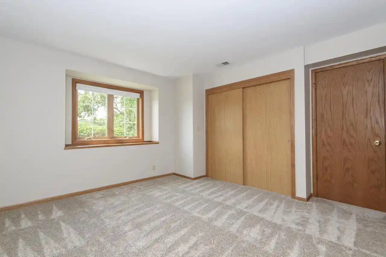 2nd image of 859 Quinlan Dr Dr #A, Pewaukee, WI 53072 | MLS# 1971632