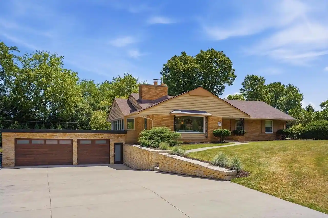 1st image of 3580 Sunny Crest Dr Dr, Brookfield, WI 53005 | MLS# 1971644