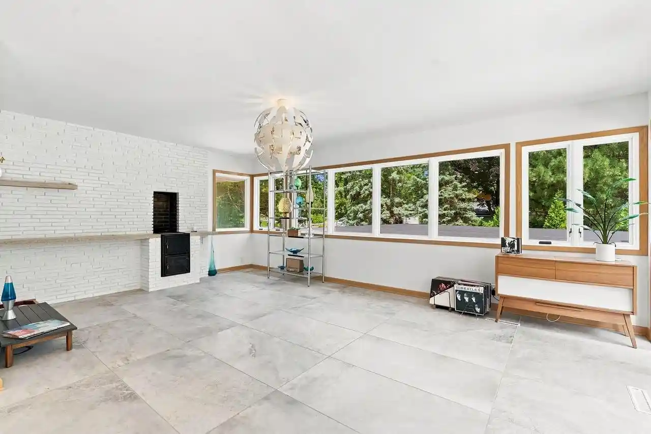 3rd image of 3580 Sunny Crest Dr Dr, Brookfield, WI 53005 | MLS# 1971644