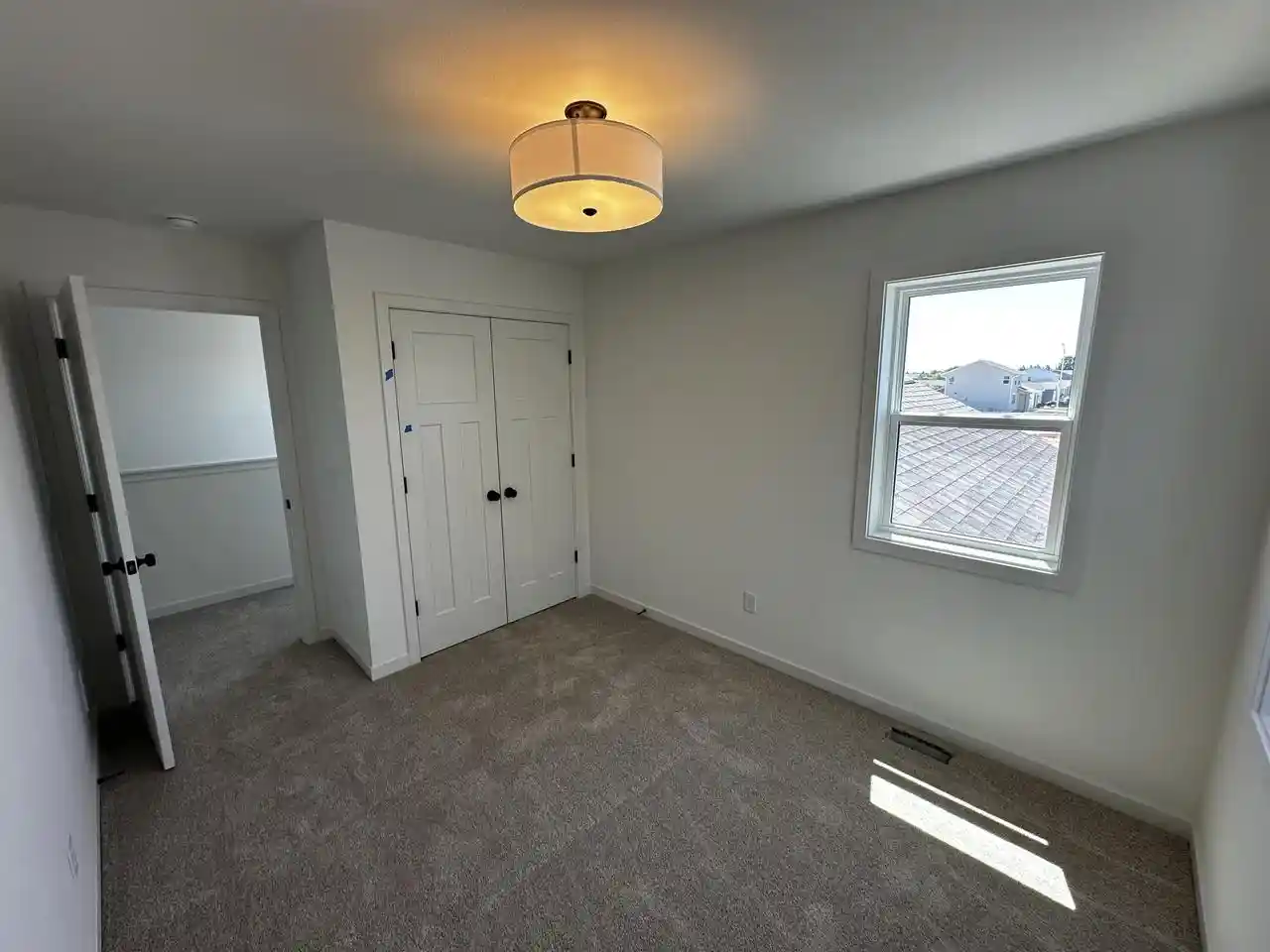 4th image of 1052 Wipple Way Way, Sheboygan Falls, WI 53085 | MLS# 1971641
