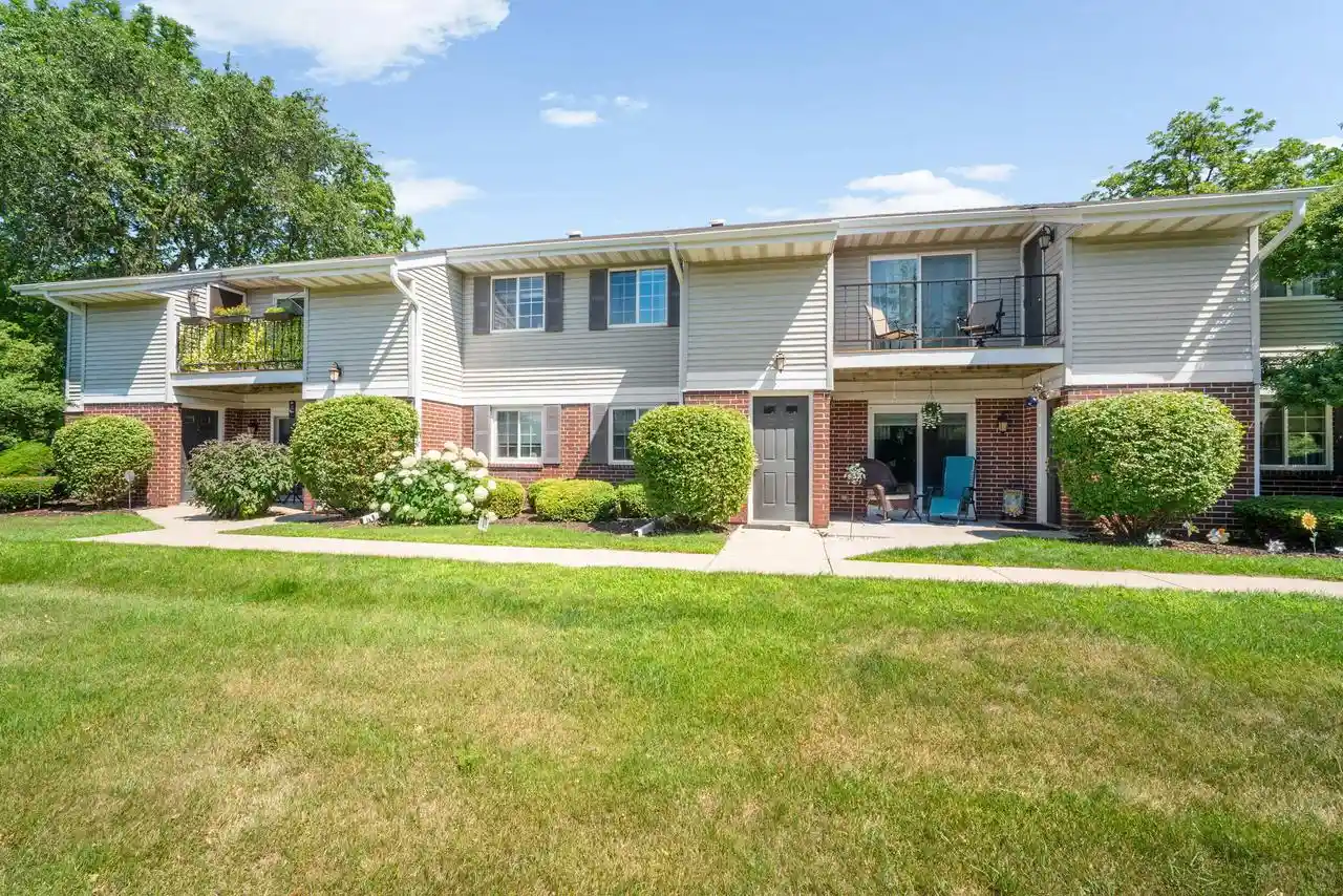 Homes for sale in Germantown, WI | N110w17155 Ashbury Lane Lane #6, Germantown, WI 53022 | MLS# 1971652