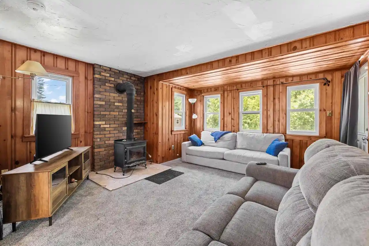 4th image of 3541 Circle Dr Dr, Hubertus, WI 53033 | MLS# 1971666
