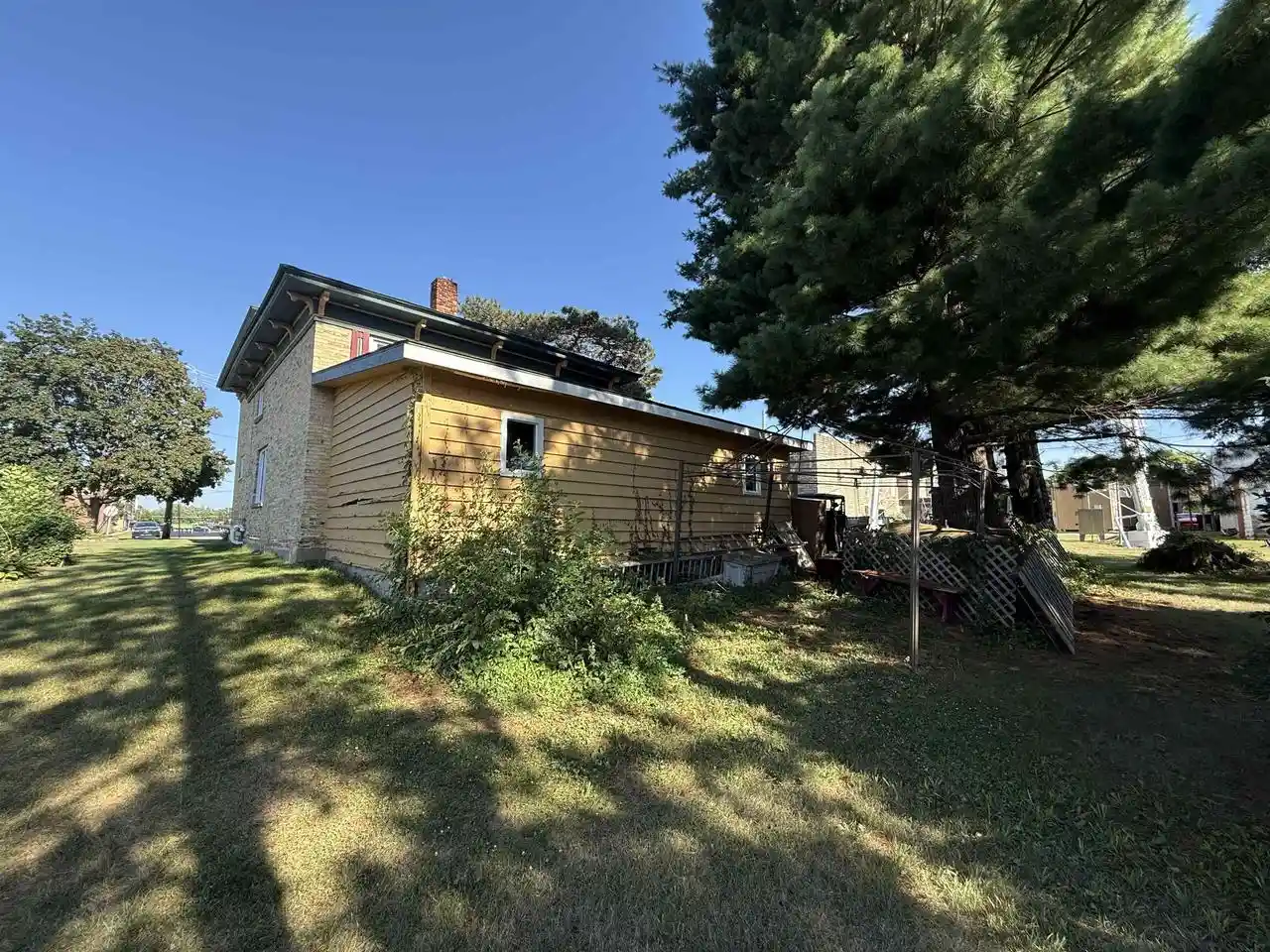 Homes for sale in Brodhead, WI | 1009 W 3Rd Avenue Avenue, Brodhead, WI 53520 | MLS# 2028073