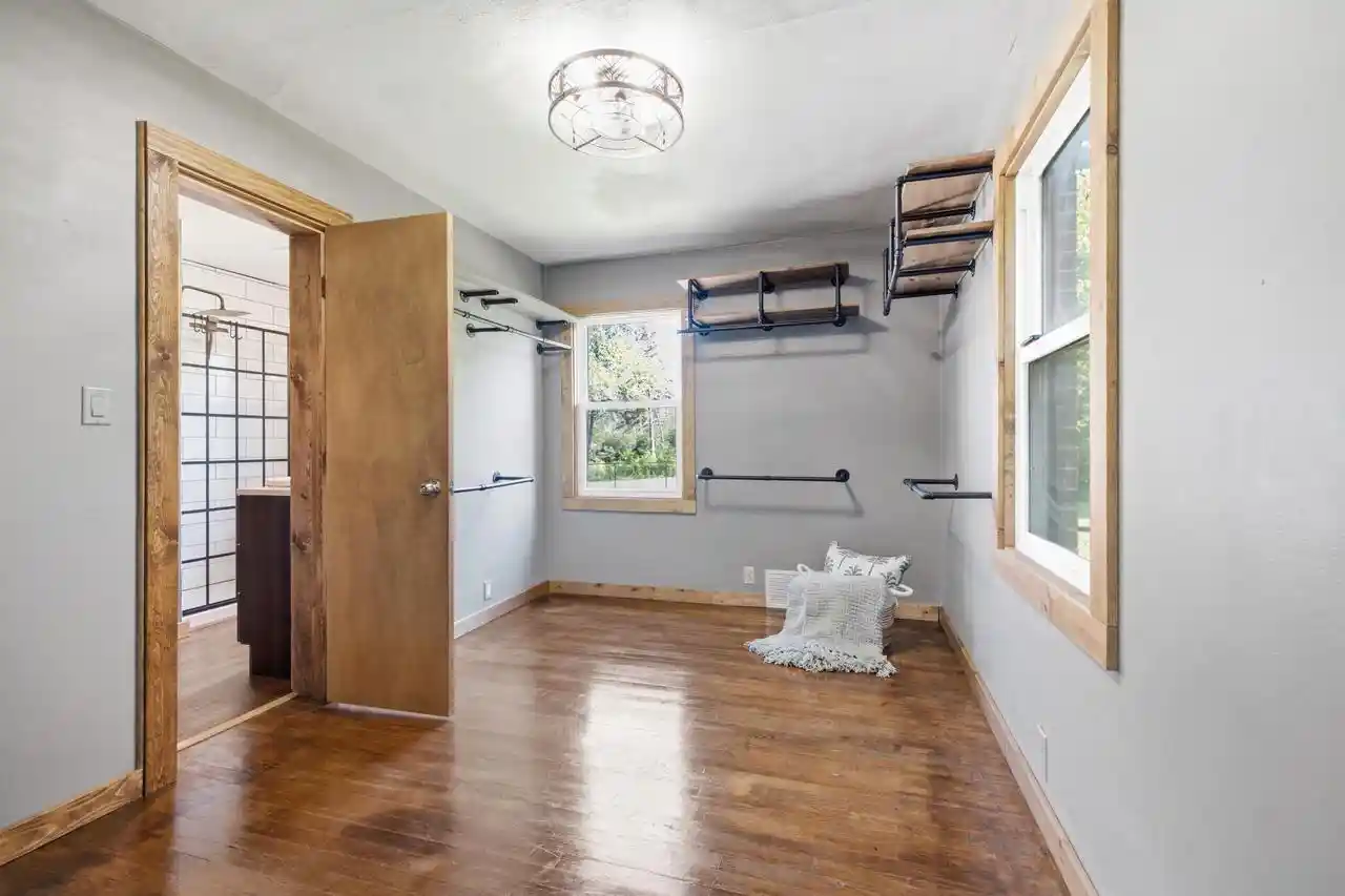 2nd image of 1429 W Homestead Trail Trail, Mequon, WI 53092 | MLS# 1971683