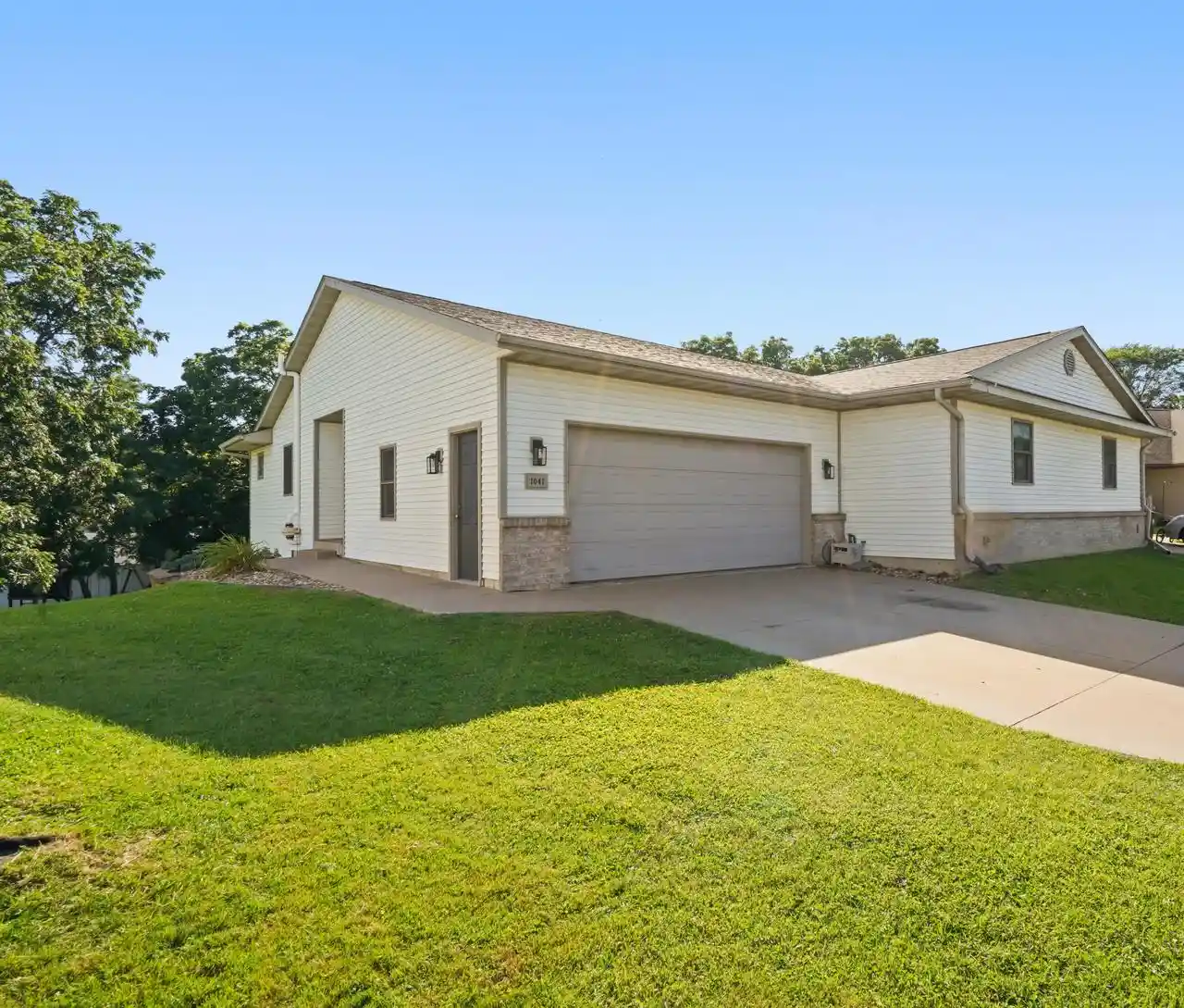 1st image of 1041 Kristy Lane Lane, Onalaska, WI 54650 | MLS# 1971684