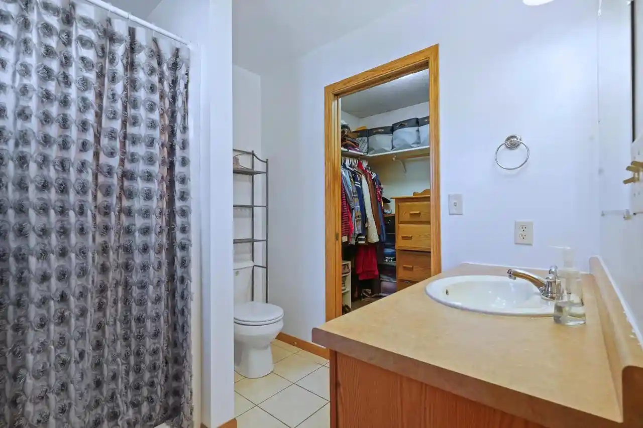 3rd image of 1041 Kristy Lane Lane, Onalaska, WI 54650 | MLS# 1971684