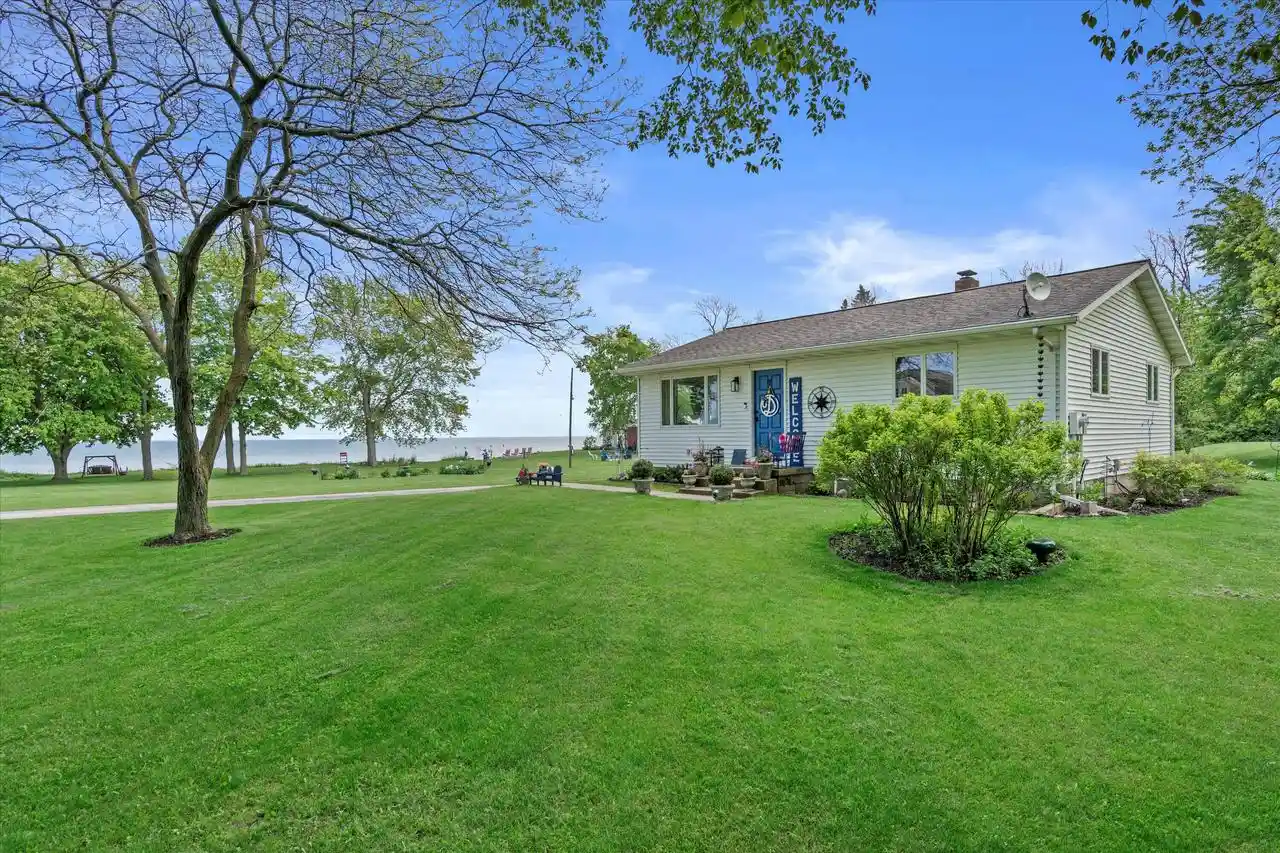 2nd image of 7907 Irish Road Road, Two Rivers, WI 54241 | MLS# 1971696