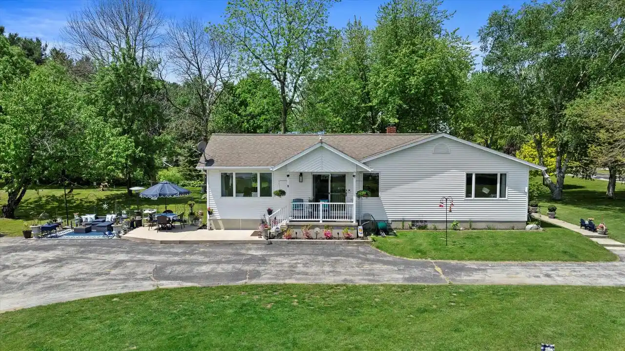 Photo 4 of Single family home for sale at 7907 Irish Road Road, Two Rivers, WI 54241 | MLS# 1971696 | Listing updated on 2026-08-26
