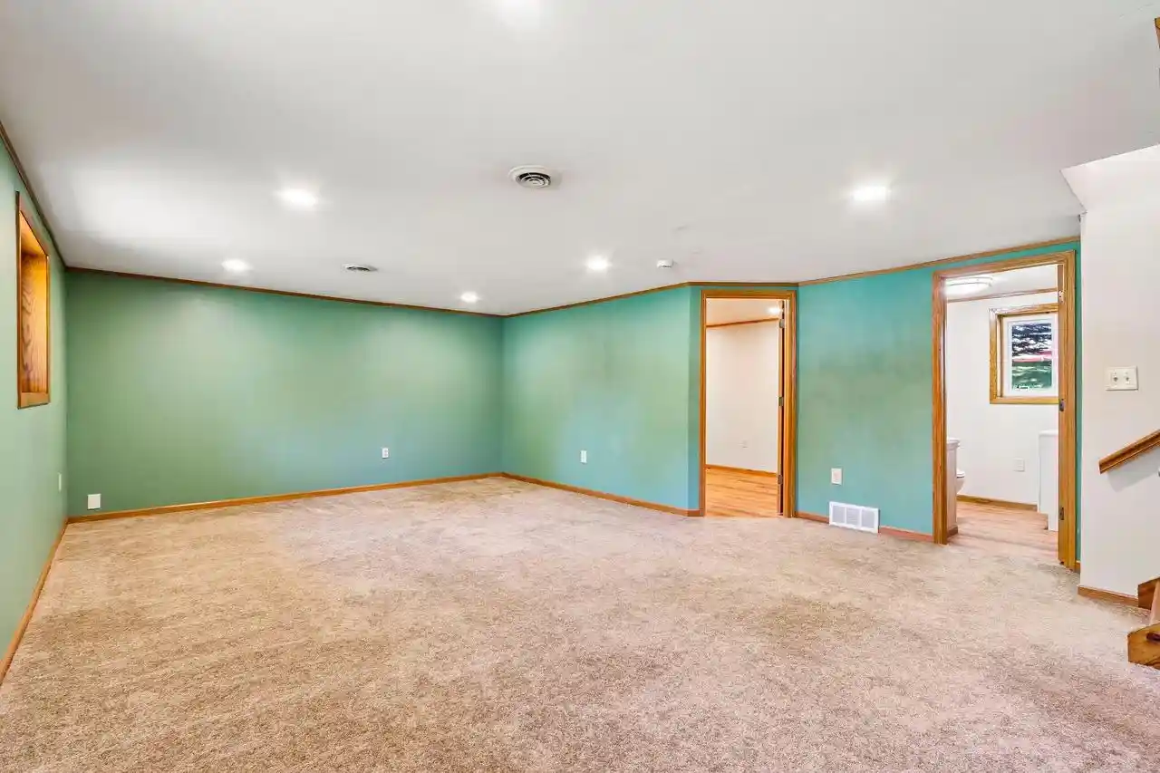 Homes for sale in Saukville, WI | 1049 S Glencrest Court Court, Saukville, WI 53080 | MLS# 1971700