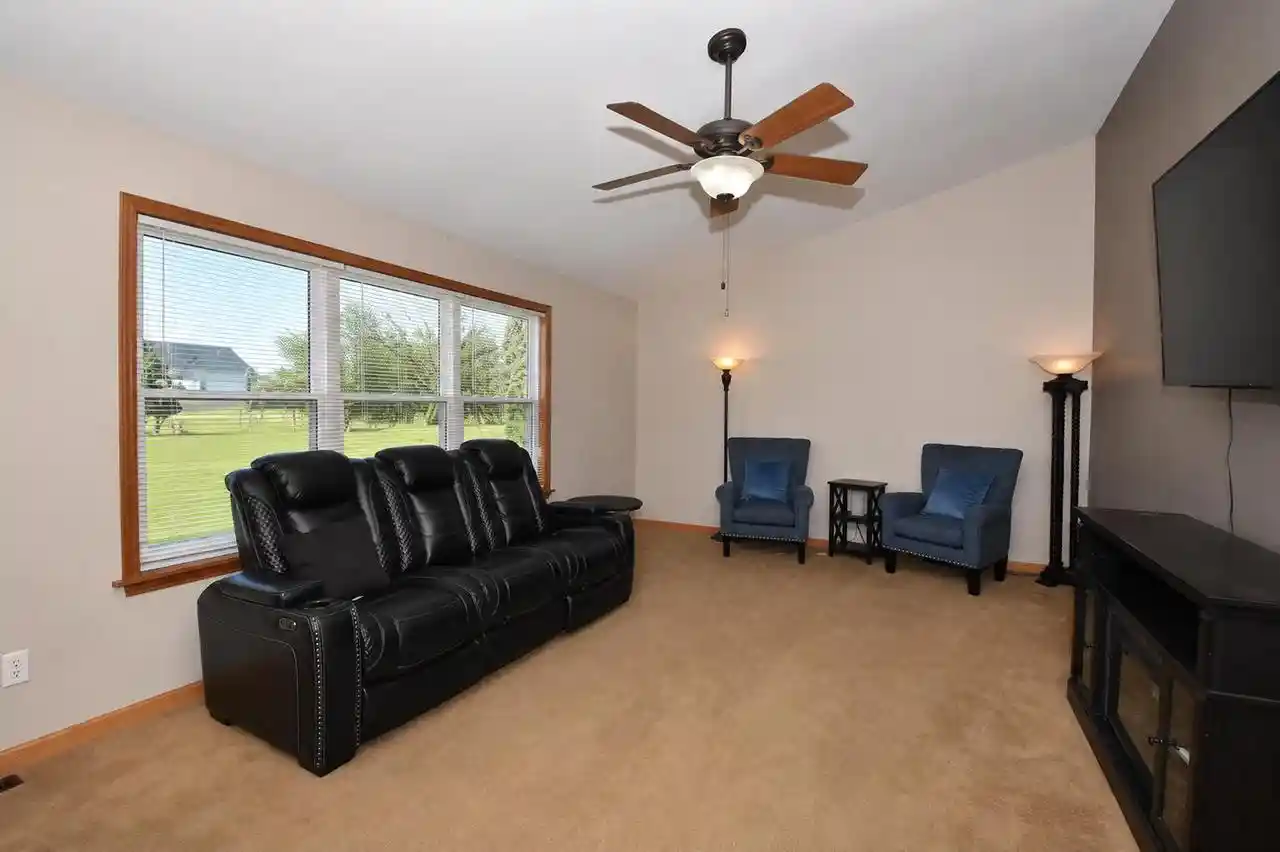 Homes for sale in Germantown, WI | W142N9823 Amber Dr Dr, Germantown, WI 53022 | MLS# 1971709