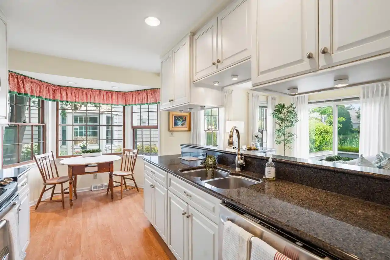 3rd image of 10240 N Westport Circle Circle, Mequon, WI 53092 | MLS# 1971715