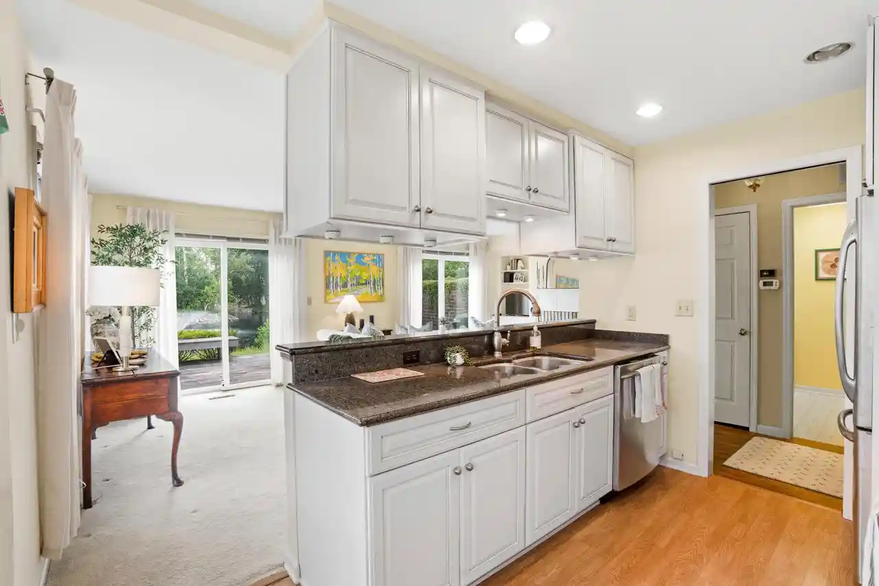 4th image of 10240 N Westport Circle Circle, Mequon, WI 53092 | MLS# 1971715