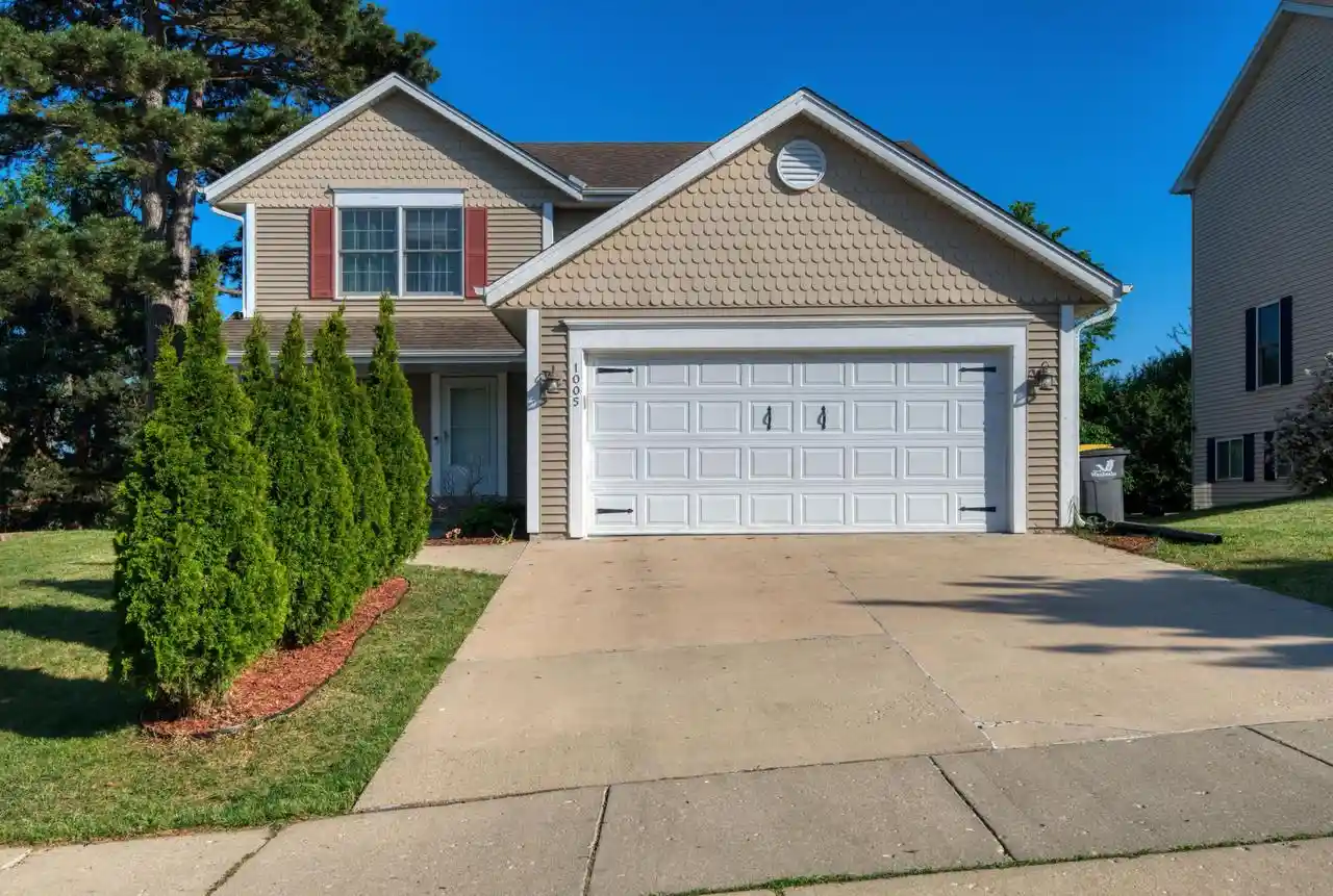 Photo 1 of Sale Pending at 1005 Dresser Avenue Avenue, Waukesha, WI 53188 | MLS# 1971719 | Listing updated on 2026-09-21