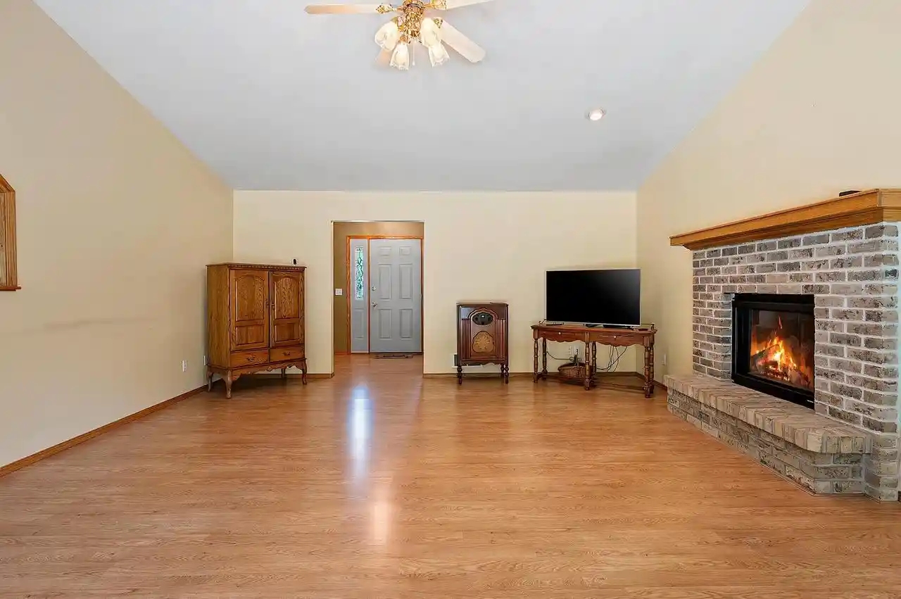 2nd image of 429 Jackson Street Street, Oconto, WI 54153 | MLS# 50329118