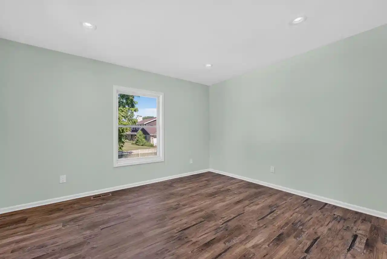 36th image of 1836 W Mequon Road Road, Mequon, WI 53092 | MLS# 1971720