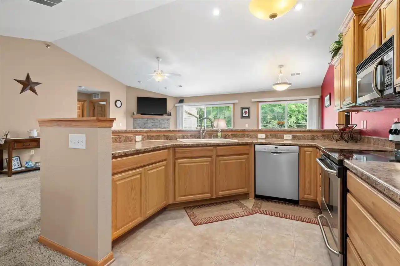 2nd image of 17740 W Jacobs Dr Dr, New Berlin, WI 53146 | MLS# 1971727