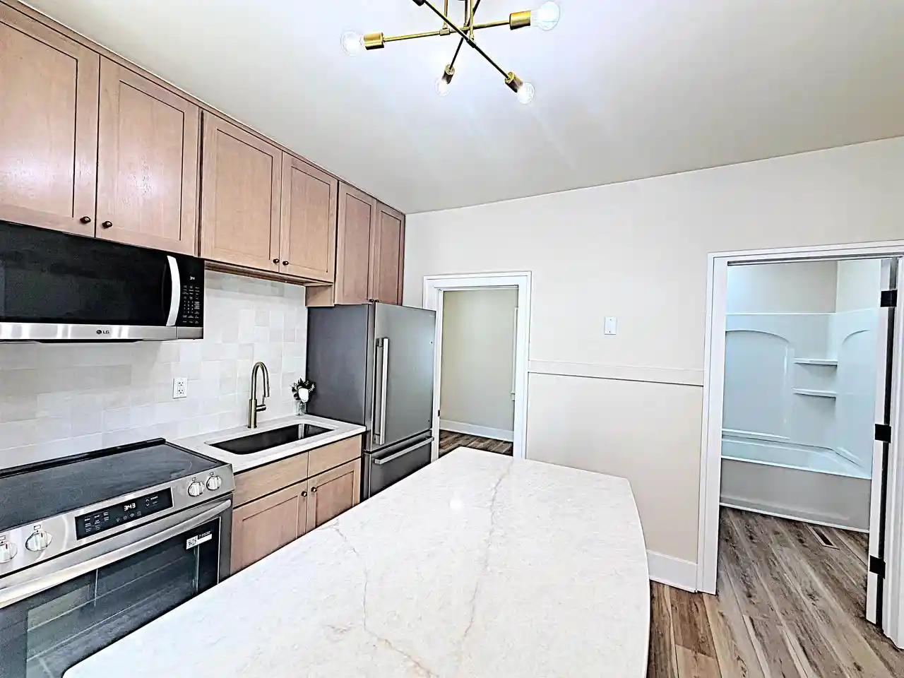 4th image of 320 E Parkway Avenue Avenue, Oshkosh, WI 54901 | MLS# 50329119