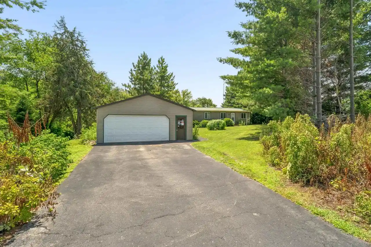 Homes for sale in Oakfield, WI | W8590 Breakneck Road Road, Oakfield, WI 53065 | MLS# 50329117