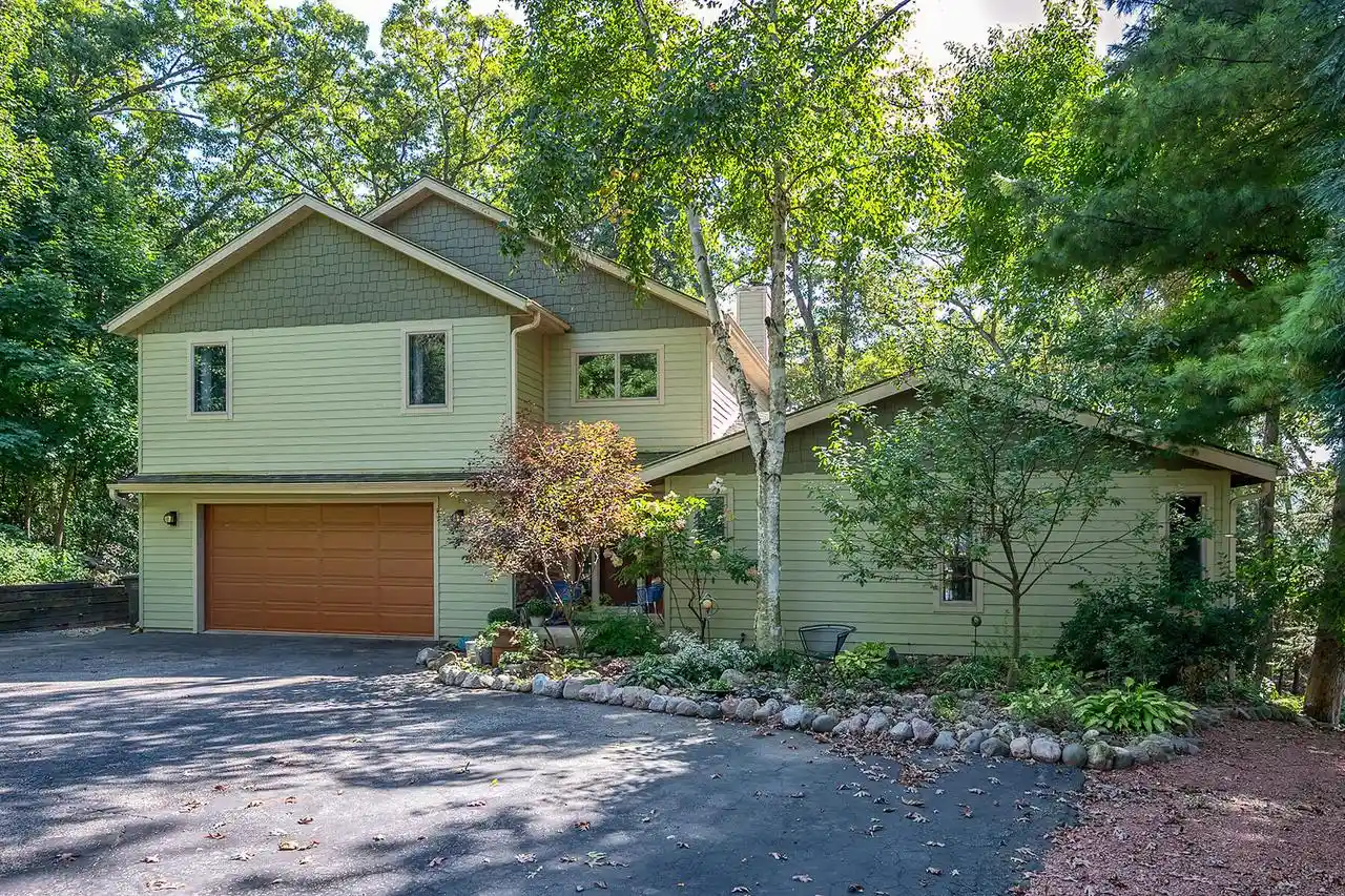 Homes for sale in Elkhorn, WI | W5594 Briarwood Road Road, Elkhorn, WI 53121 | MLS# 1971729