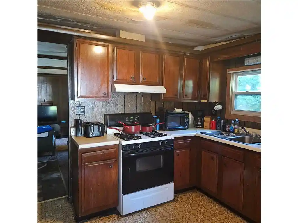 11th image of 429 S Scott Street Street, Elmwood, WI 54740 | MLS# 7109913