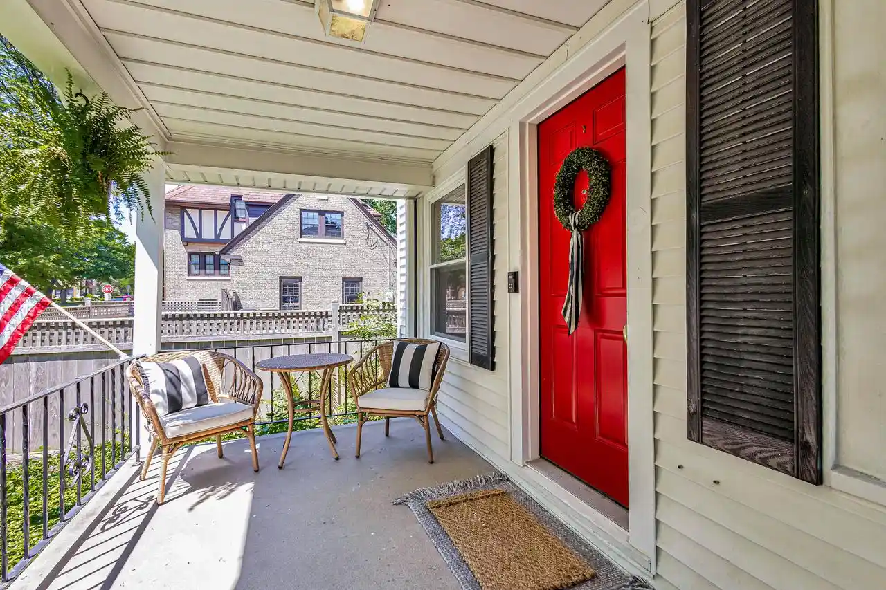 Homes for sale in Whitefish Bay, WI | 4632 N Bartlett Avenue Avenue, Whitefish Bay, WI 53211 | MLS# 1971726