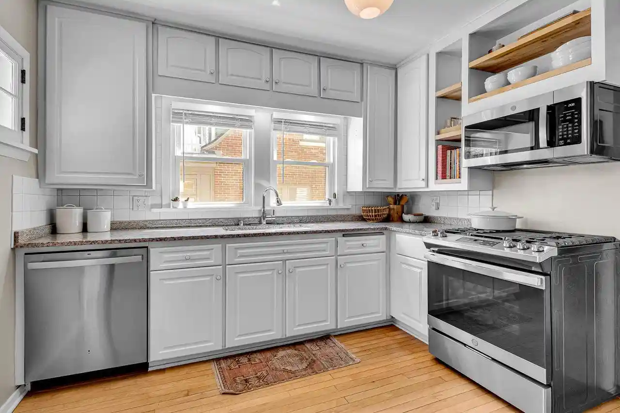 Homes for sale in Whitefish Bay, WI | 4632 N Bartlett Avenue Avenue, Whitefish Bay, WI 53211 | MLS# 1971726