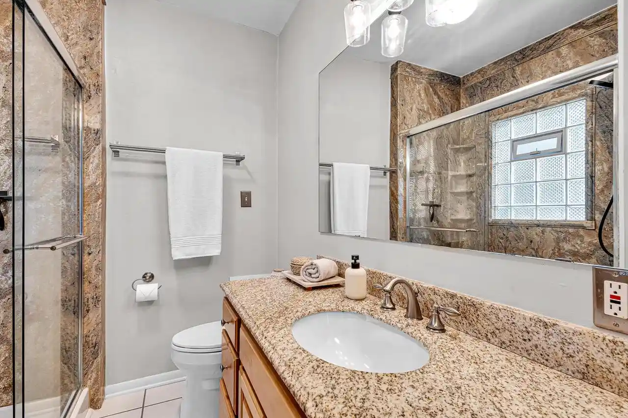 Homes for sale in Whitefish Bay, WI | 4632 N Bartlett Avenue Avenue, Whitefish Bay, WI 53211 | MLS# 1971726