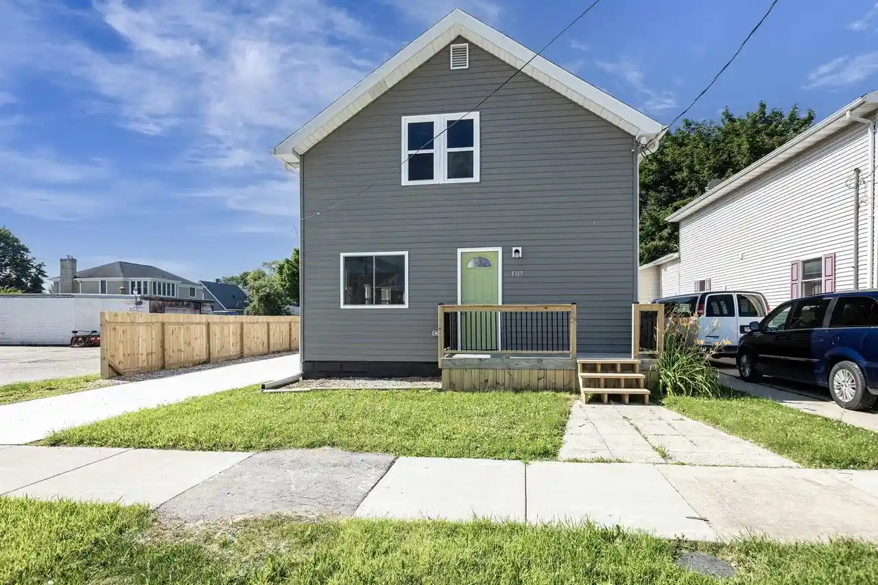 1st image of 1315 W Summer Street Street, Appleton, WI 54914 | MLS# 50329122