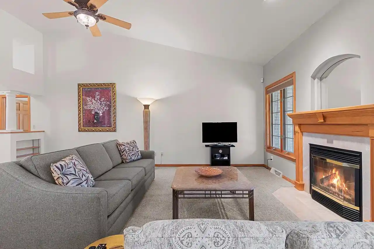 2nd image of 220 E Falcon Hill Way Way, Green Bay, WI 54302 | MLS# 50329123