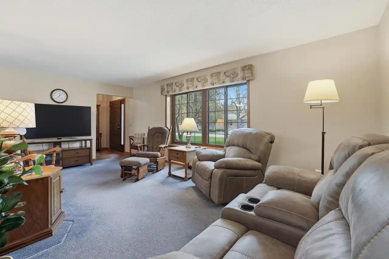 3rd image of 410 Hawthorne Avenue Avenue, Plover, WI 54467 | MLS# 22603306