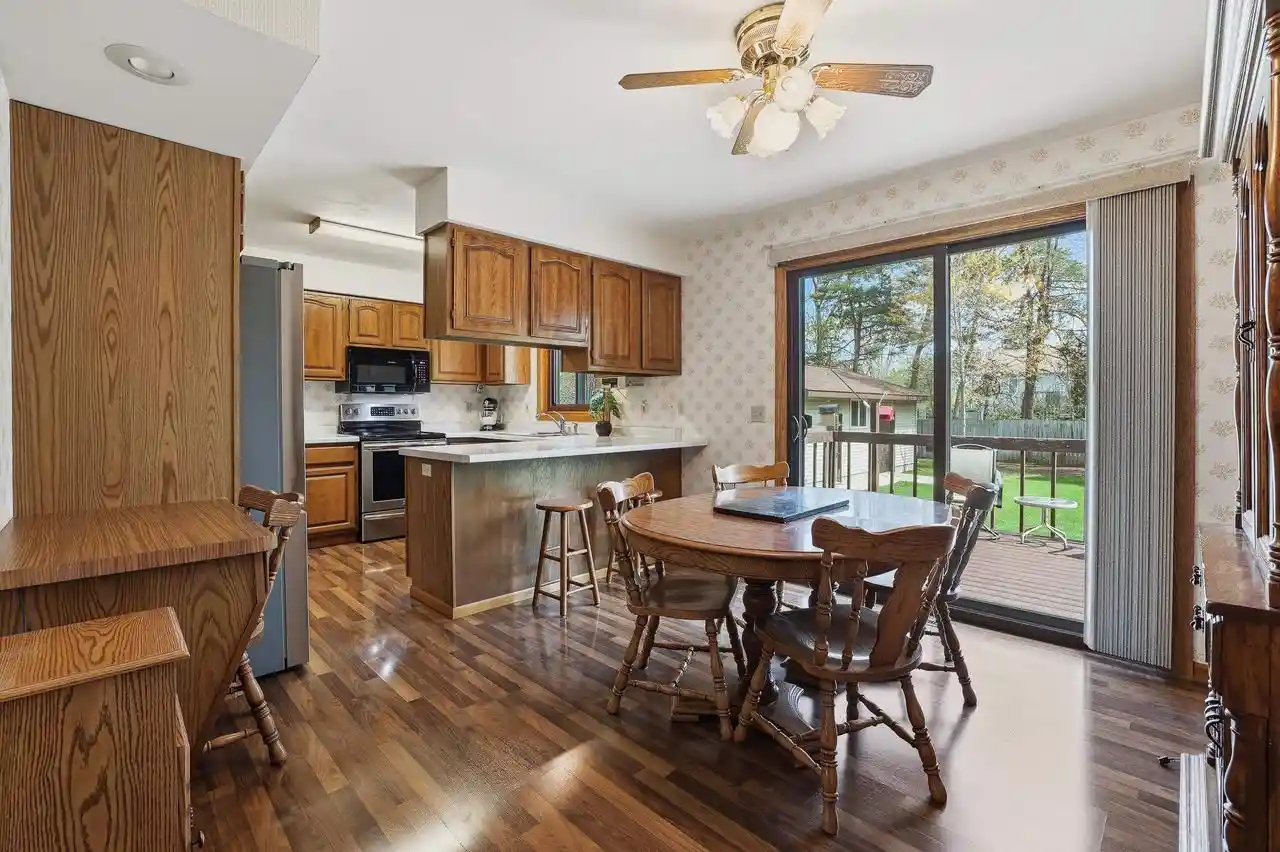5th image of 410 Hawthorne Avenue Avenue, Plover, WI 54467 | MLS# 22603306