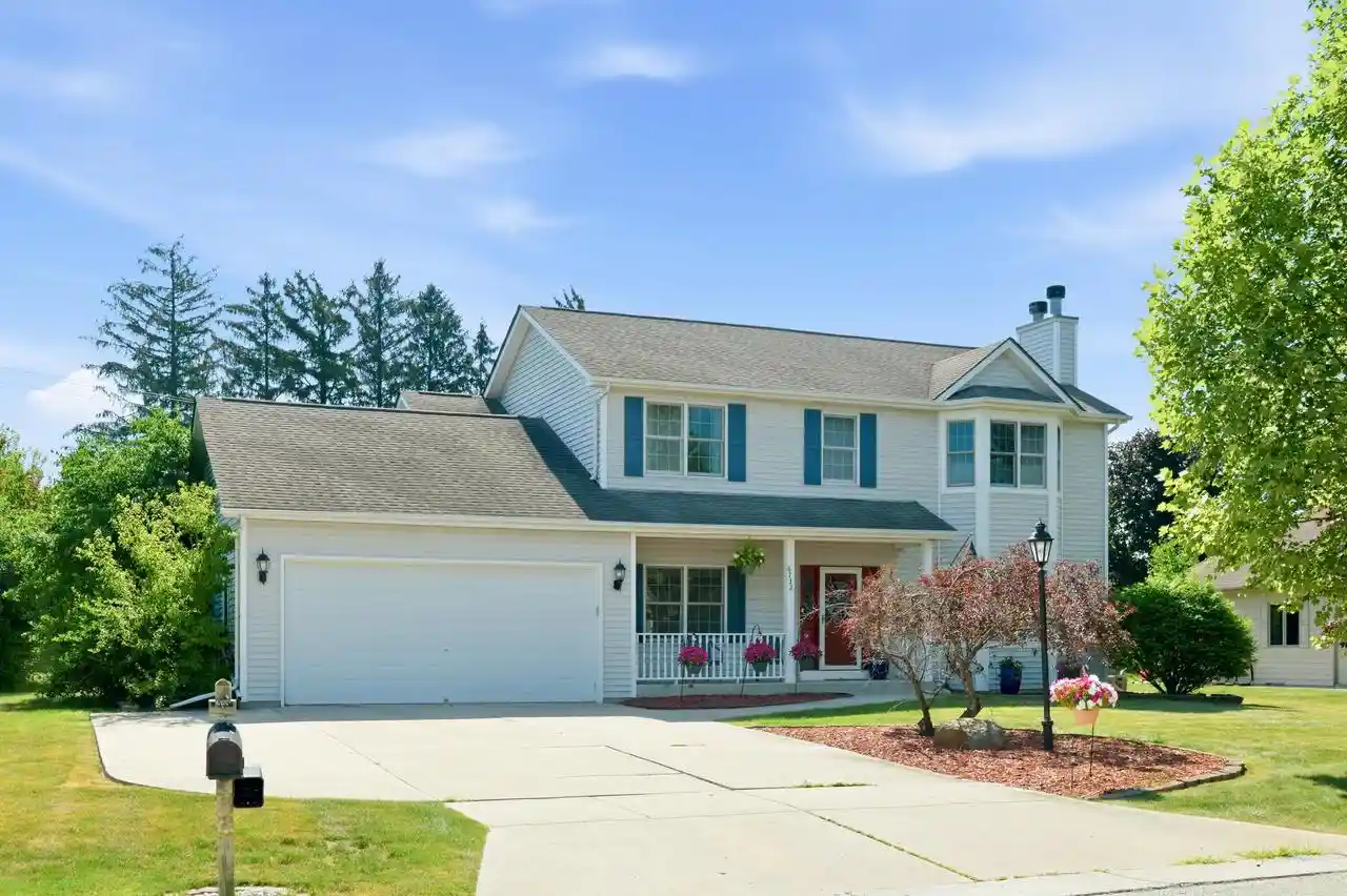 1st image of 6732 S Yale Dr Dr, Franklin, WI 53132 | MLS# 1971735