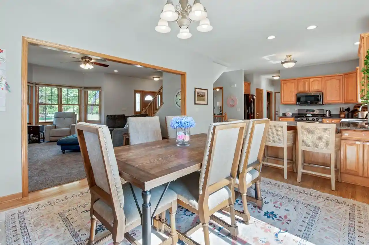 2nd image of 6732 S Yale Dr Dr, Franklin, WI 53132 | MLS# 1971735