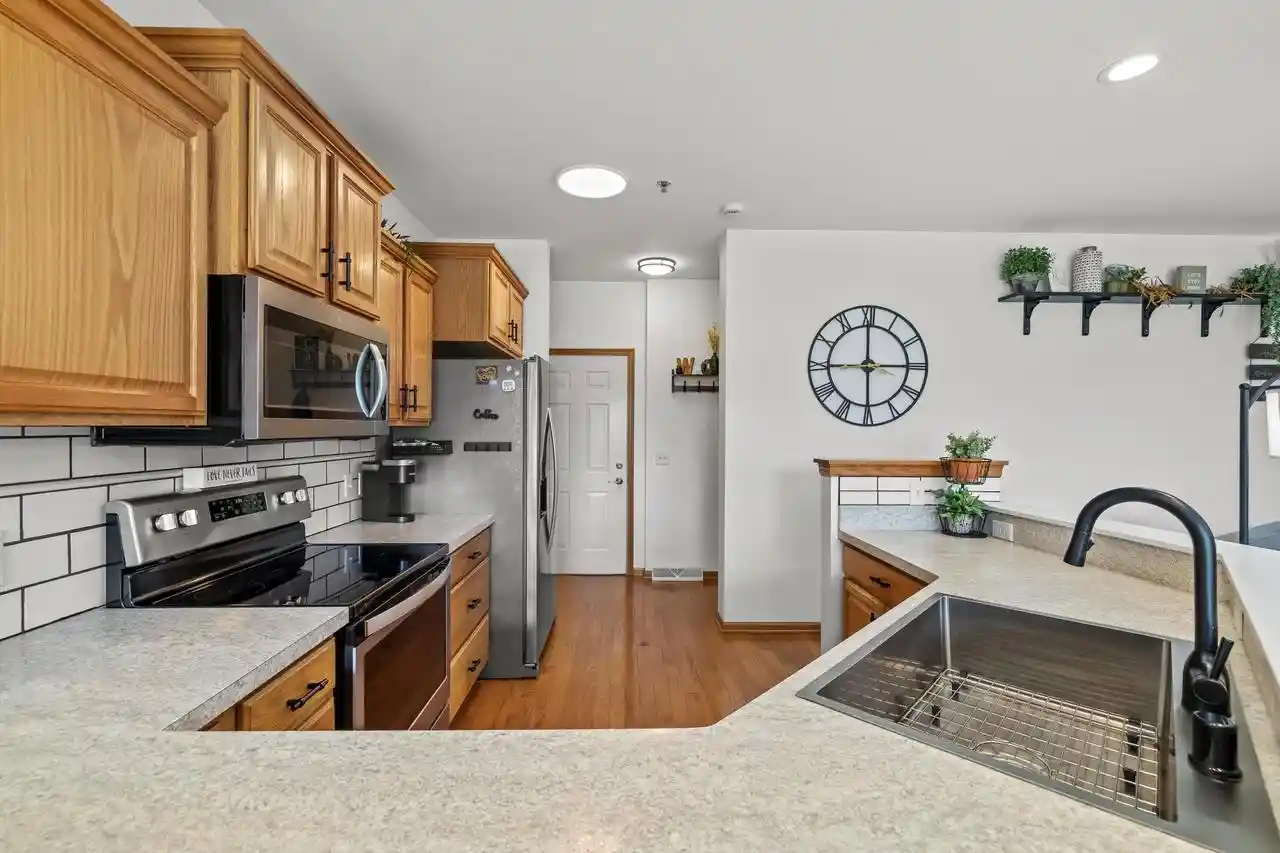4th image of 6300 44th St St, Kenosha, WI 53144