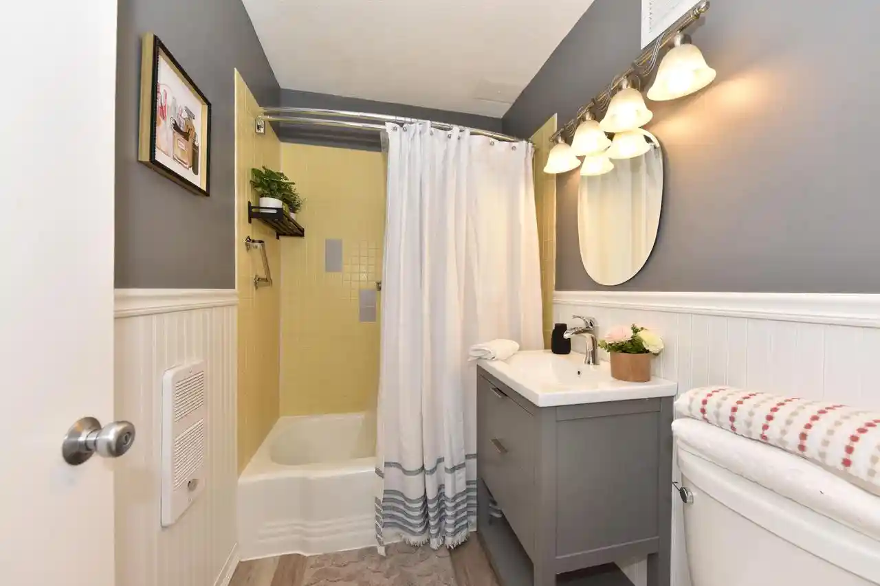 Photo 2 of Condo for sale at 1919 N Summit Avenue Avenue #1C, Milwaukee, WI 53202 | MLS# 1971741 | Listing updated on 2026-09-18