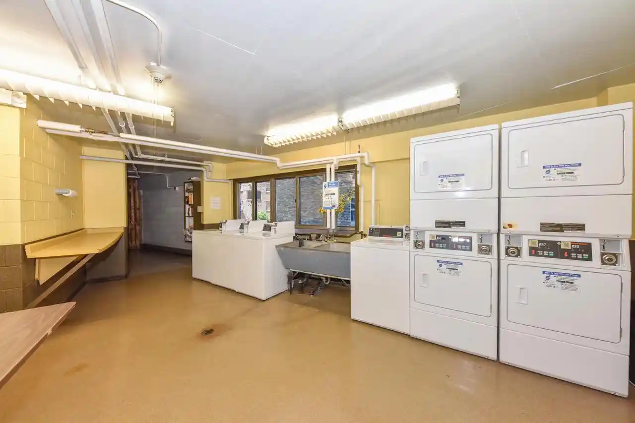 Listing Photo 4 - Condo for sale in building located at 1919 N Smt Ave Ave, Milwaukee, WI 53202 - Unit #1C